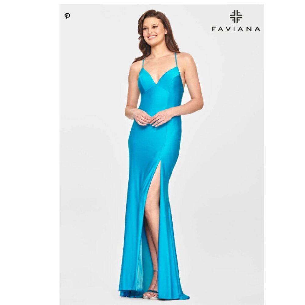 NWT Sea Blue V Neckline Prom Dress With Stretch Fabric And Corset Back Size 00